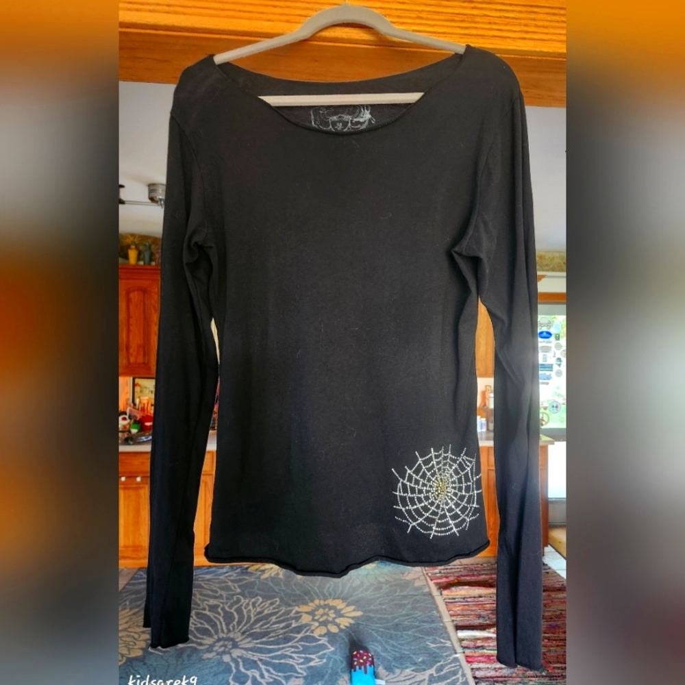 Beautiful beaded spider 🕷 web LS shirt. 🖤